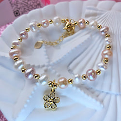 Flower bracelet.  Natural Pearls