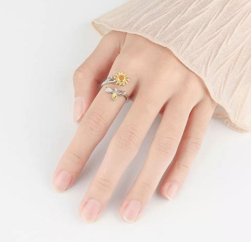 Anti-stresss Adjustable Spinning Ring. Sunflower with bee