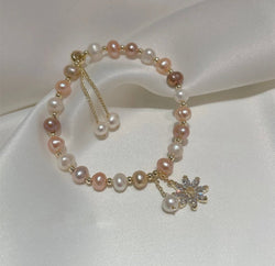 Daisy bracelet. Natural Pearls